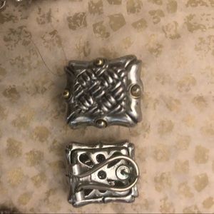 Necklace and earring set